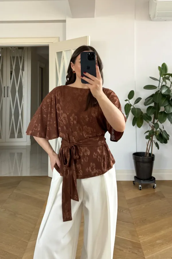 Bağlama Detaylı Kısa Kollu Bluz