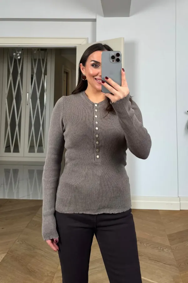 Snap-Button Ribbed Knit Sweater