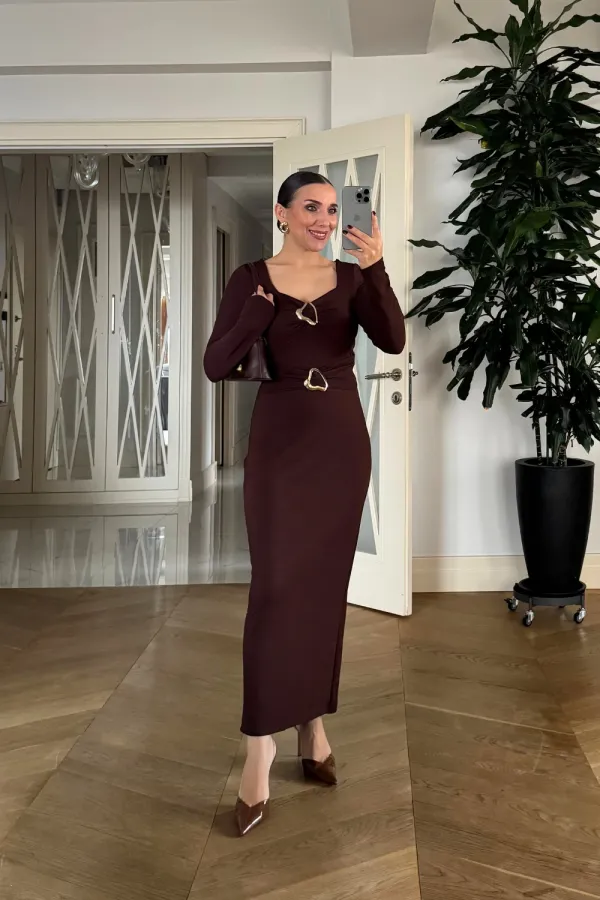 Kalp Yaka Uzun Kollu Elbise