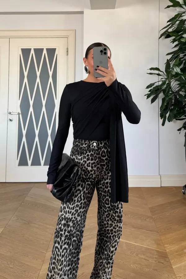 Şal Detaylı Uzun Kollu Bluz