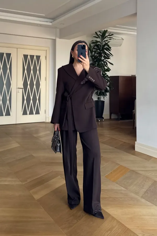Pelerin Detaylı Blazer Ceket Pantolon Kadın Takım Pelerin Detaylı Blazer Ceket Pantolon Kadın Takım
