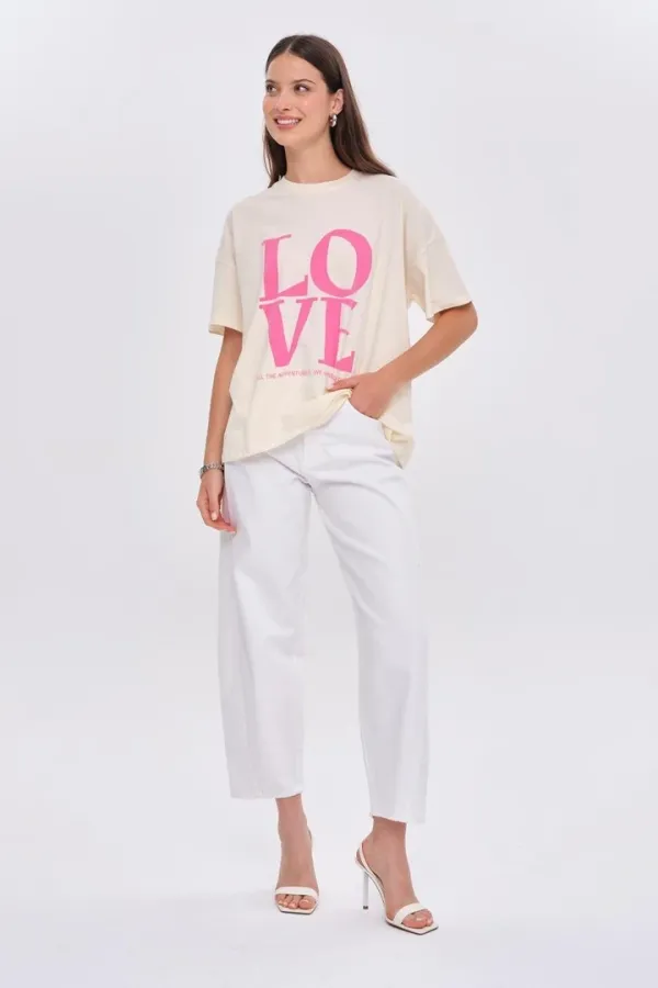 Bisiklet Yaka Love Baskılı Kadın Tişört