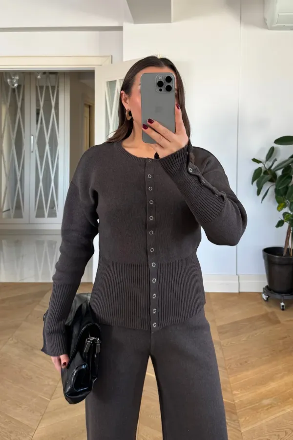 Bisiklet Yaka Çıtçıt Detaylı Triko Takım