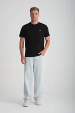 Erkek Regular Fit Yarım kollu T-Shirt Siyah