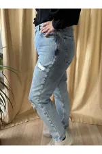 Mavi Kar Yıkama Mom Fit Yırtık Detaylı Jean Pantolon
