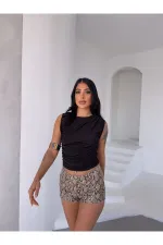 Kadın Bluz - Sandy Kumaş - Çapraz Büzgü Detaylı Kolsuz Bluz