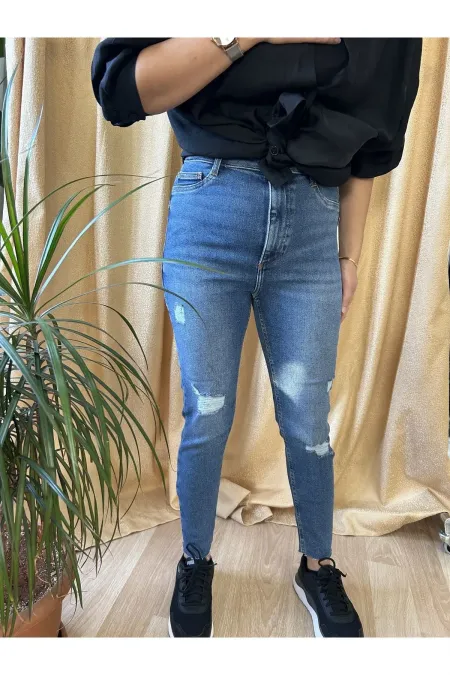 Knee-Length Laser Detail Cut-Out Hem Blue Lycra Denim Jeans (Sizes 34-46)