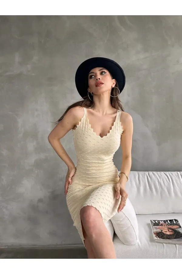 Robe en maille ajourée à bretelles pour femme, couleur crème