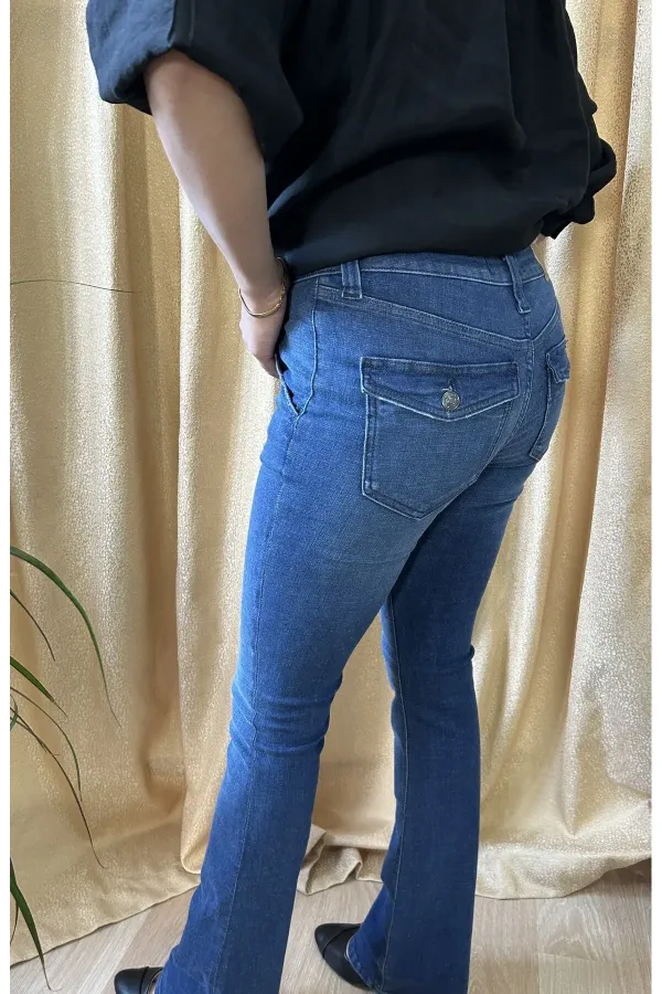 Jean bleu marine à poches évasées en lycra, jambes larges