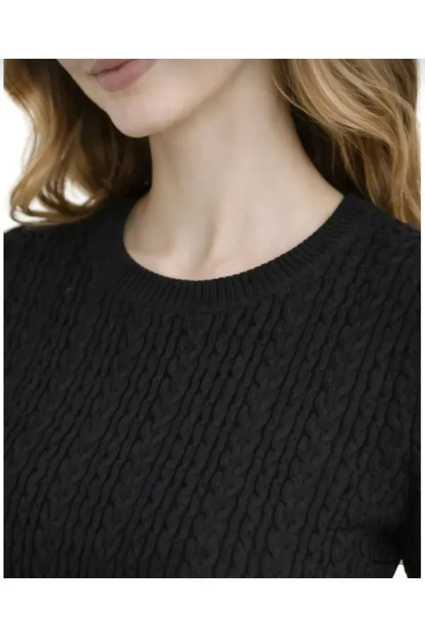 Black Short-Sleeve Crew Neck Slim Fit Women's T-shirt