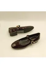 Chaussures pour femmes Marry en cuir brillant bordeaux à bout carré et petit talon
