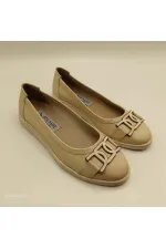 Ballerines beiges en cuir véritable 2001 – avec accessoires métalliques