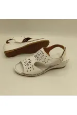 Calina Beyaz Hakiki Deri El Yapımı Kadın Sandalet – Konforlu Yaz Modeli
