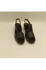 Calina Siyah Hakiki Deri El Yapımı Kadın Sandalet – Yumuşak Tabanlı