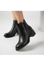 Berta Siyah Deri Kadın Bot – Termolight Taban – 17.5 cm Bot Boyu – Hakiki Deri + Tekstil İç Materyal