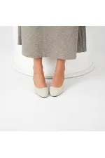 Chaussures Kaila en cuir crème à talons épais pour femmes