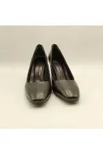 Beatriz Siyah Deri Üçgen Topuklu Kadın Ayakkabı