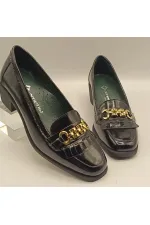 Chaussures décontractées pour femmes en cuir verni noir