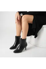 Carmen Siyah Deri İnce Topuklu Kadın Bot – 7 cm – Sıcak Astar – TPU Taban