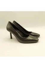 Beatriz Siyah Deri Üçgen Topuklu Kadın Ayakkabı