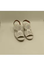 Calina Beyaz Hakiki Deri El Yapımı Kadın Sandalet – Konforlu Yaz Modeli