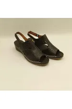 Calina Siyah Hakiki Deri El Yapımı Kadın Sandalet – Yumuşak Tabanlı