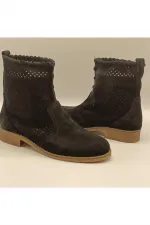 Bottes d'été en daim noir cloutées pour femmes