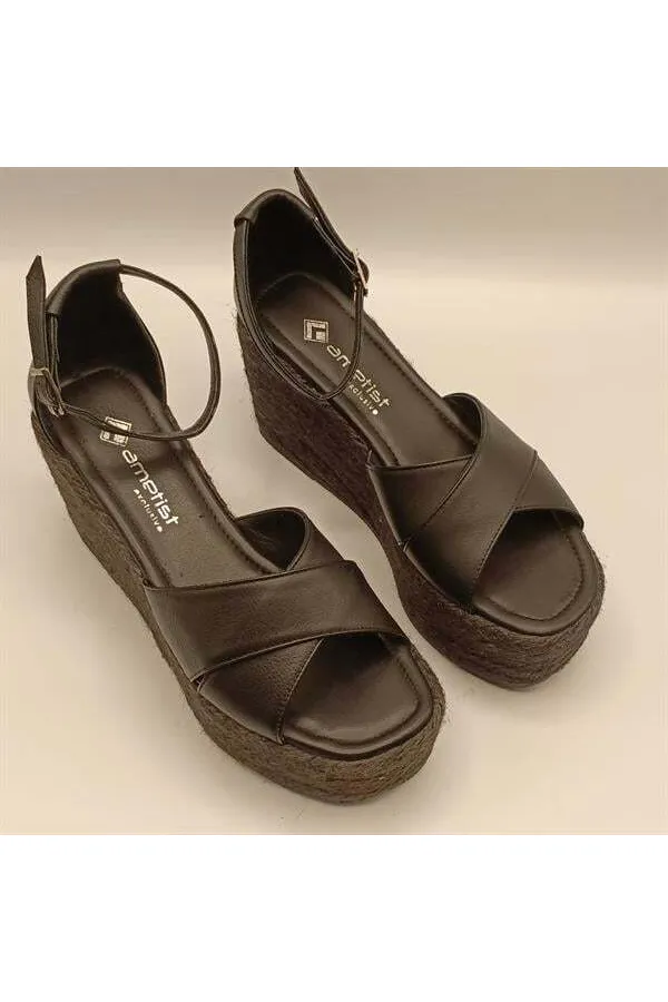 Deka Siyah Deri Dolgu Topuk Kadın Sandalet