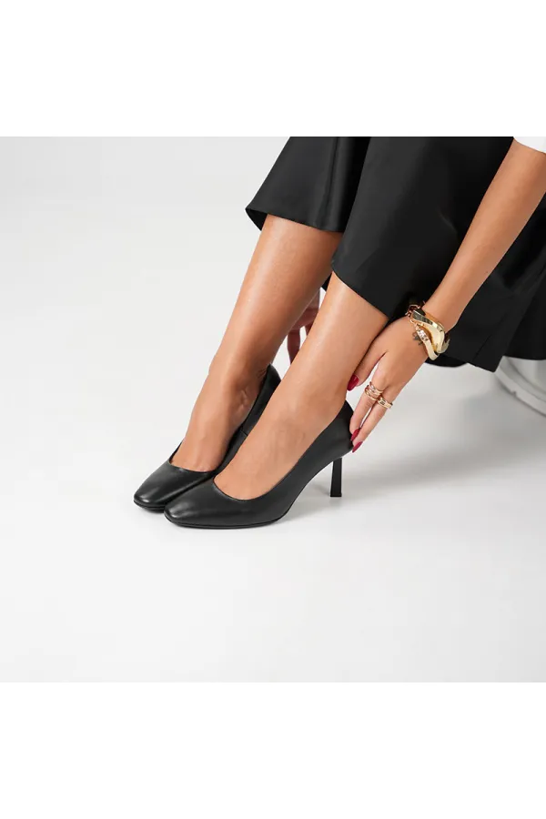 Beatriz Siyah Deri Üçgen Topuklu Kadın Ayakkabı