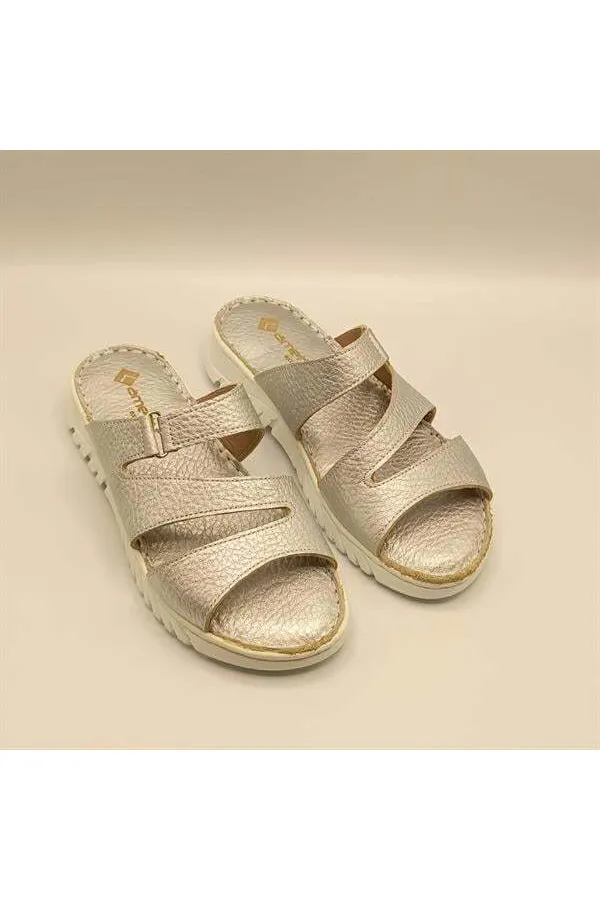 Pantoufles confortables en cuir noir Alda pour femmes