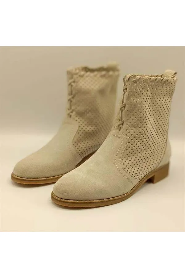 Bottes d'été beiges en daim cloutées pour femmes