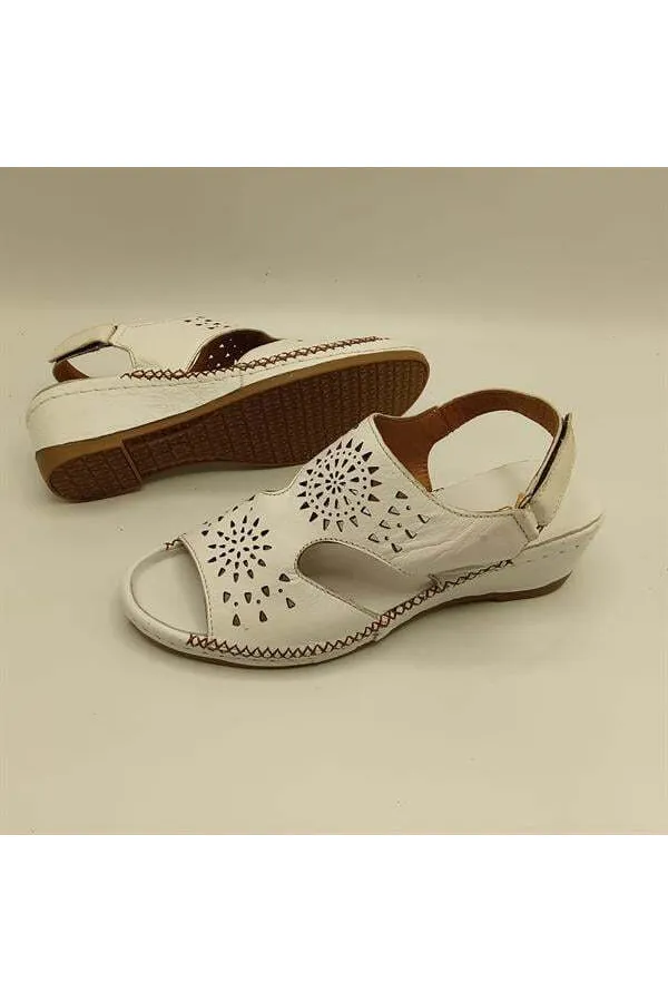 Calina Beyaz Hakiki Deri El Yapımı Kadın Sandalet – Konforlu Yaz Modeli