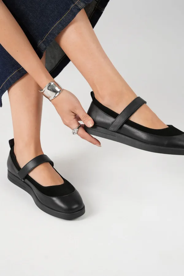 Chaussures décontractées pour femmes MARTINA en cuir noir – Modèle confortable avec bride de cheville à scratch