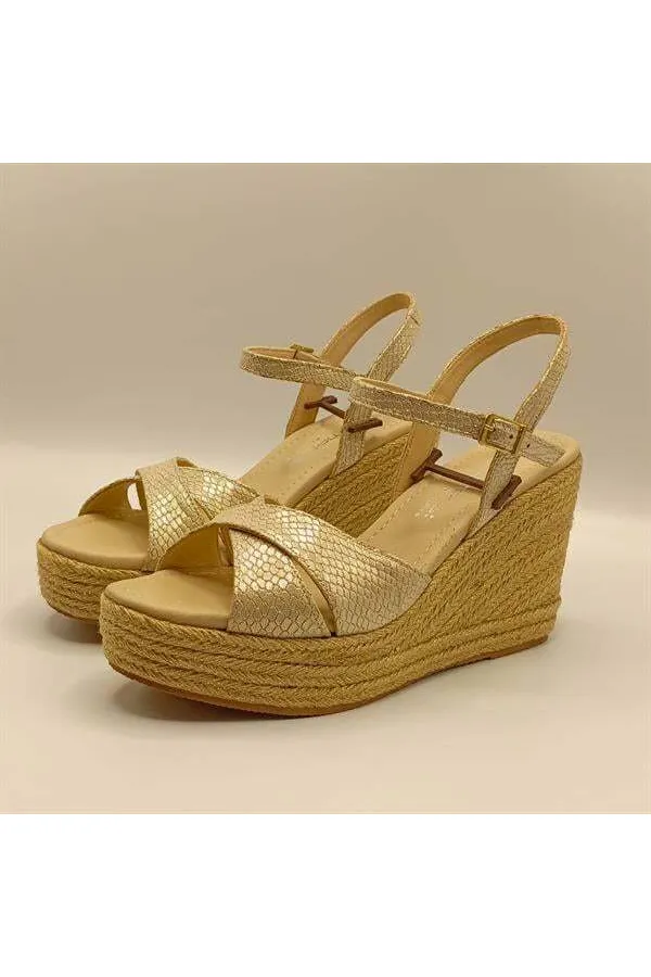 Camelia Gold Deri Dolgu Topuk Sandalet