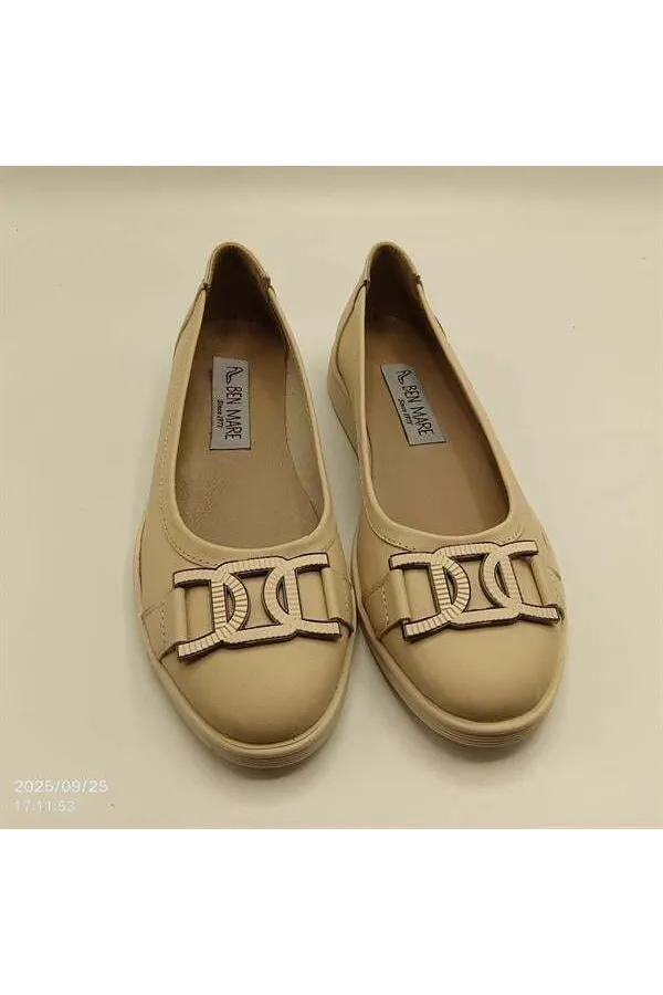 Ballerines beiges en cuir véritable 2001 – avec accessoires métalliques