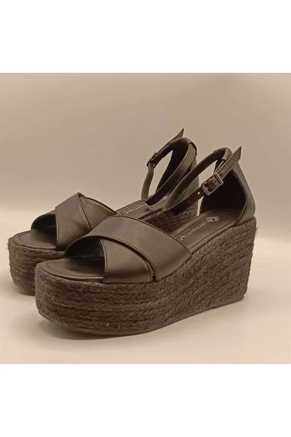 Deka Siyah Deri Dolgu Topuk Kadın Sandalet