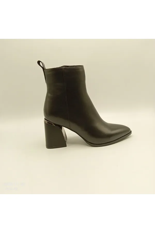 Valeria Black Genuine Leather Women's Boots – Pointed Toe, TPU Non-Slip Sole, 7.5 cm Heel with Metal Accessories