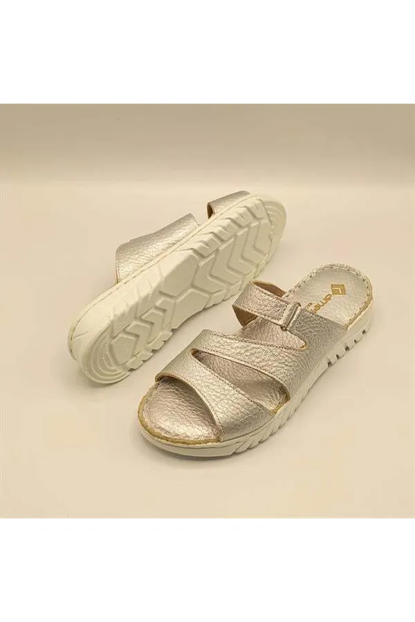 Pantoufles confortables en cuir noir Alda pour femmes