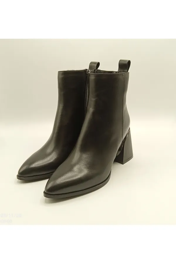 Valeria Black Genuine Leather Women's Boots – Pointed Toe, TPU Non-Slip Sole, 7.5 cm Heel with Metal Accessories