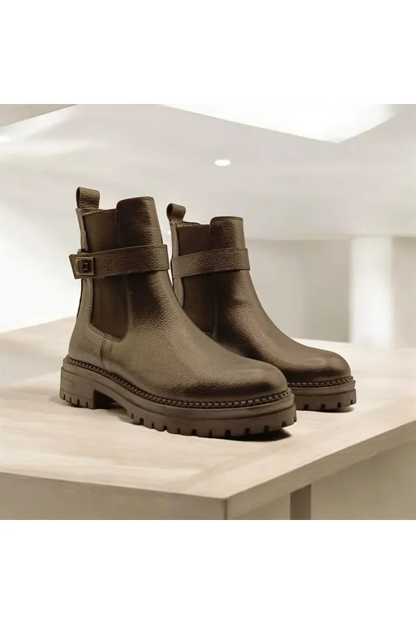 Terra Black Leather Women's Chelsea Boots