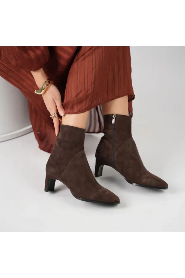 Bottes pour femmes Danila en daim marron foncé, doublure chaude, cuir véritable – Talon épais de 5,5 cm – Semelle en TPU