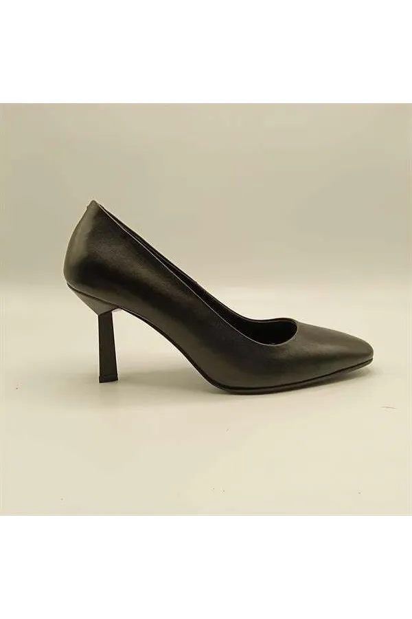 Beatriz Siyah Deri Üçgen Topuklu Kadın Ayakkabı