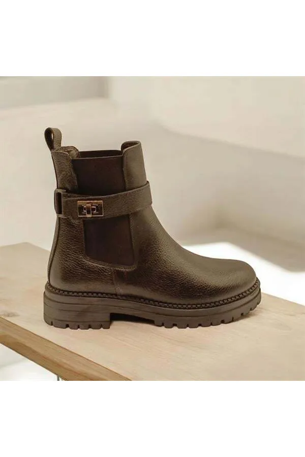 Terra Black Leather Women's Chelsea Boots