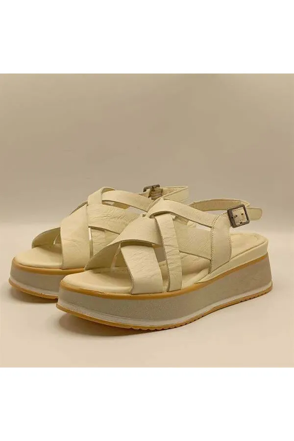 Garda Krem Deri Dolgu Topuk Sandalet