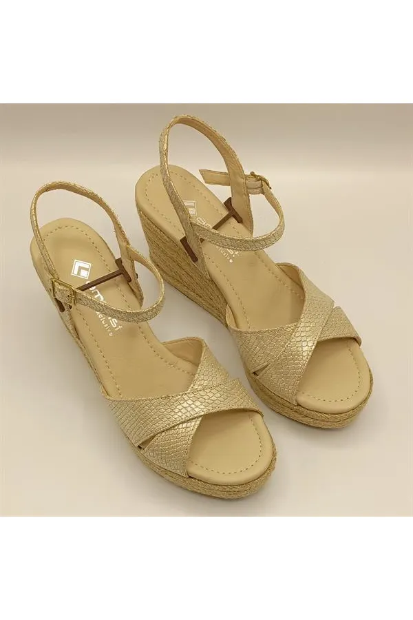 Camelia Gold Deri Dolgu Topuk Sandalet