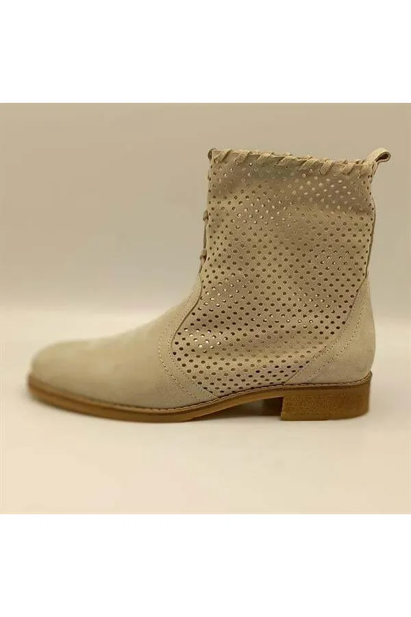 Bottes d'été beiges en daim cloutées pour femmes