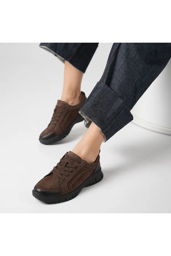 Acorn Kahve Nubuk Deri Kadın Sneaker – Esnek Kauçuk Taban