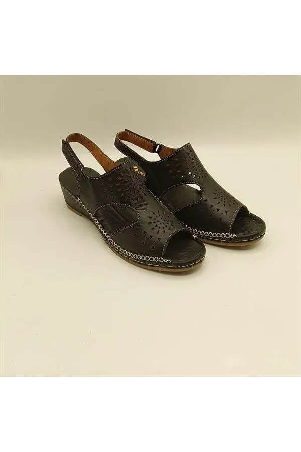 Calina Siyah Hakiki Deri El Yapımı Kadın Sandalet – Yumuşak Tabanlı