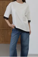 Topshow - T-shirt à détails en dentelle - Crème | D2956