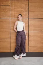 Pantalon en satin à pois avec ourlet en dentelle - Marron | D2970 - Topshow